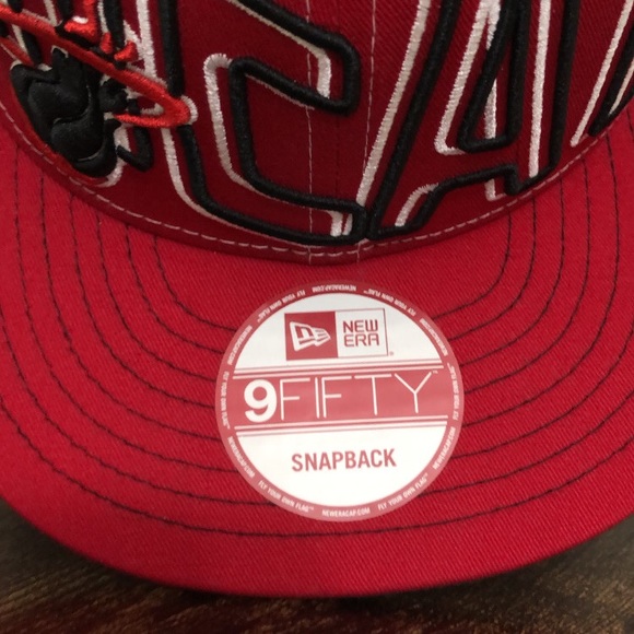 New Era Unisex Miami Heats Red Snapback Cap - Picture 7 of 7